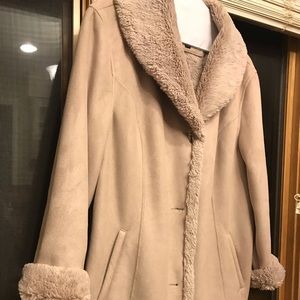 Jones New York coat with fur! Barely used!